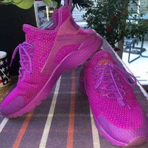 Nike air huarache athletic shoes